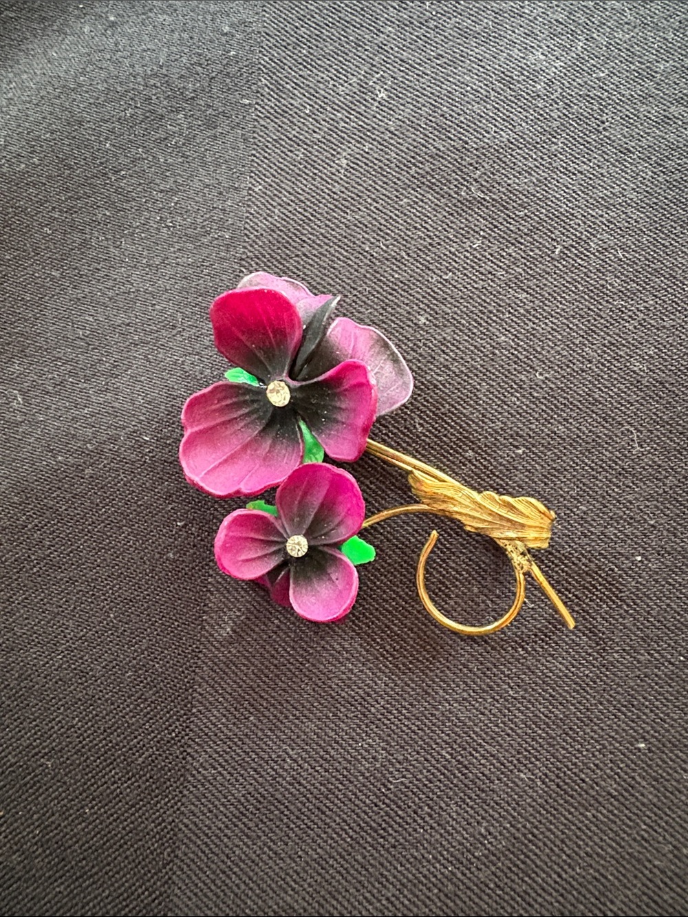 Vintage Purple Pansy Floral Pin with Gold-Tone Stem and Rhinestones